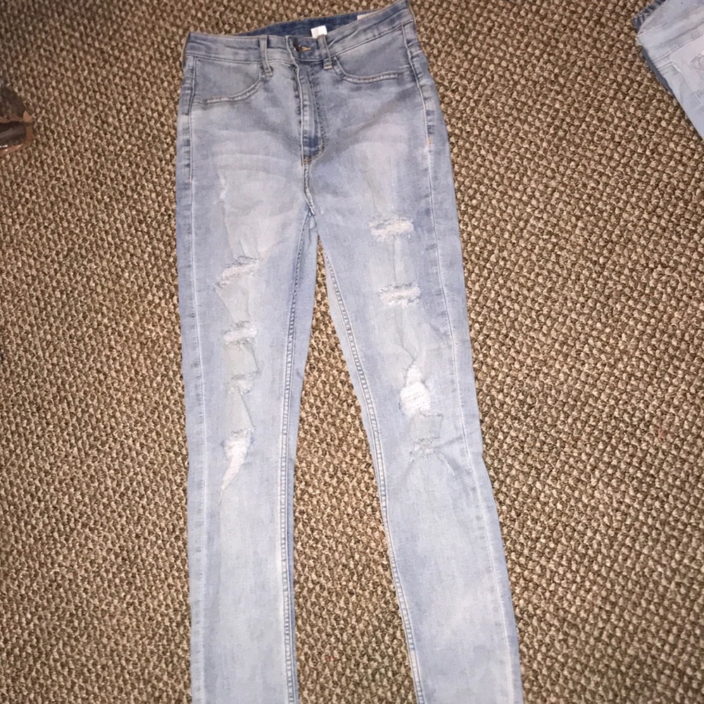 Light wash ripped jeans high waisted